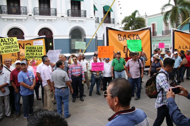 Quieren taxistas trabajar por medio de aplicación digital