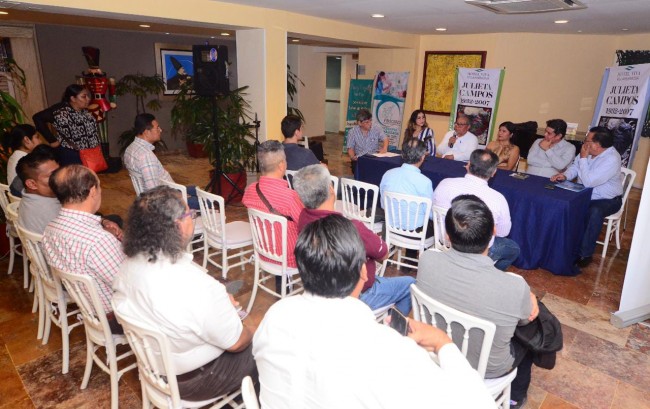 Poetas y escritores realizaron el conversatorio a Julieta Campos