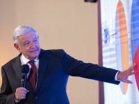 AMLO pide que no haya cargadas para “corcholatas” en el Zócalo