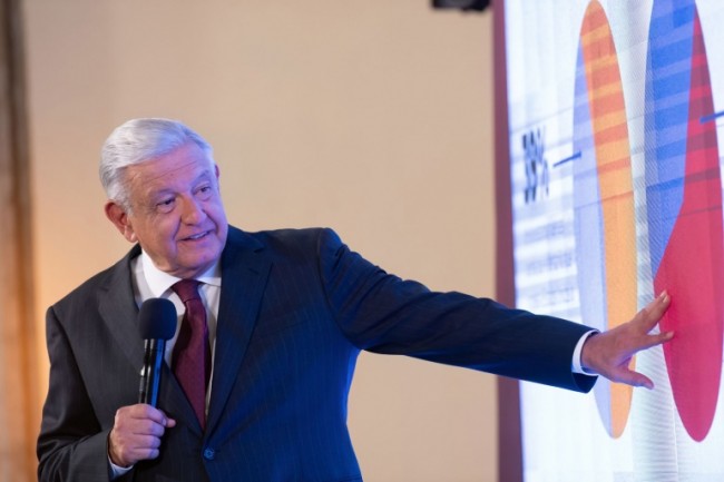 AMLO pide que no haya cargadas para “corcholatas” en el Zócalo