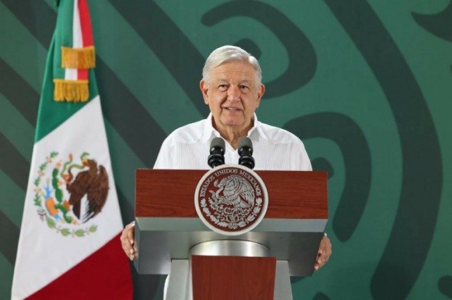 Hipócritas, simuladores y  farsantes, AMLO a opositores