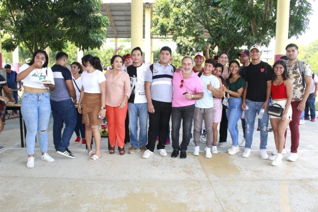 Ofrecen convivio para celebrar el Día del Estudiante en la UPCH