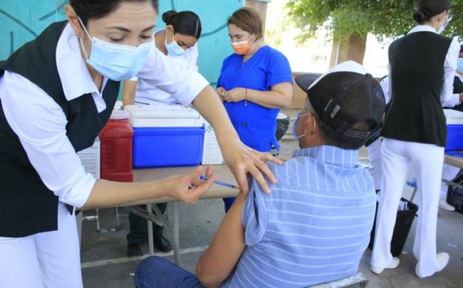 En octubre aplicarán refuerzo de vacuna contra Covid: Salud