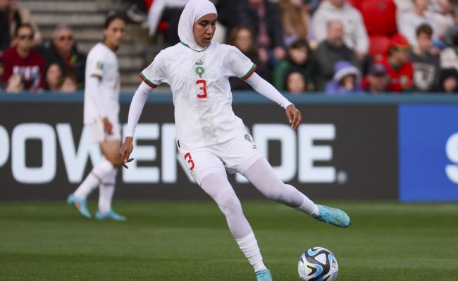 primera mujer en la historia en usar el hiyab en una Copa del Mundo