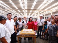 Festejan a locatarios del mercado ‘Pino Suárez’