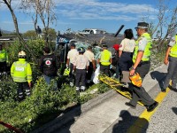 Confirman 6 muertos y 15 heridos por volcadura de autobús de pasajeros