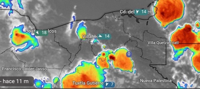 Sorprende la lluvia  y tormenta eléctrica