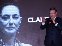 Lanza Ebrard advertencia contra Mario Delgado