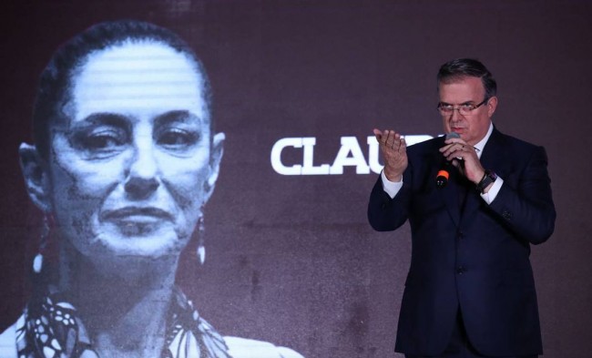 Lanza Ebrard advertencia contra Mario Delgado