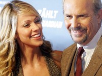 ACUERDO DE DIVORCIO SALIÓ A FAVOR DE KEVIN COSTNER