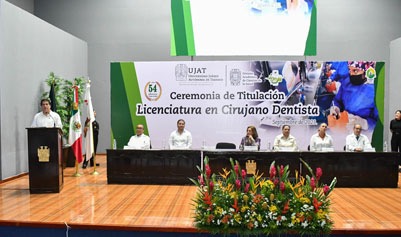 Reconoce Salud a 84 egresados de la Licenciatura en Cirujano Dentista de la UJAT