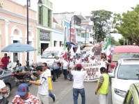 Marchan tabasqueños en favor de Javier May