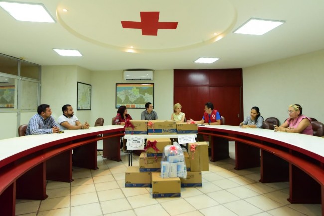 Entregan conductores privados, donativo a la Cruz Roja Tabasco