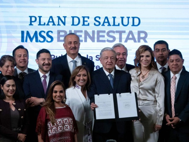 Firman acuerdo para federalizar los servicios de salud