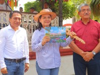 Recibe Yolanda Osuna Huerta llaves del Pueblo Mágico de Villa Tapijulapa