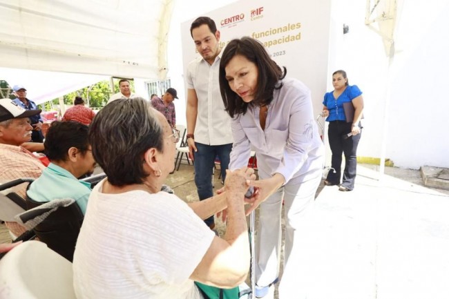 Entrega YOH apoyos funcionales a personas con discapacidad