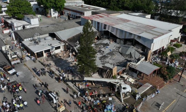 Sube a 11 los muertos por derrumbe de iglesia