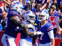 Bills vapuleó 48-20 a  los Dolphins en la NFL