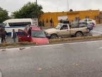 Un muerto y varios heridos dejaron cinco accidentes