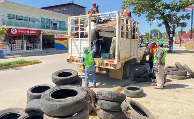 Descacharrizan en zonas de Teapa por temporada de lluvias y dengue