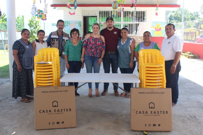 Equipa Centro a 58 escuelas con mobiliario para los desayunadores escolares