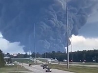 Orden de resguardo, tras explosión de planta química en Shepherd