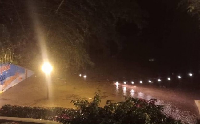 Rompen récord las lluvias en Oxolotán