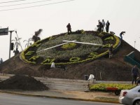 En tiempo y forma el cambio del Reloj Floral: Osuna Huerta