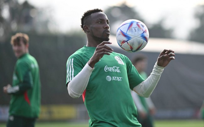 Julián Quiñones podría debutar hoy en México contra Honduras