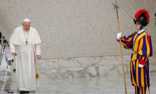 “Como ven, estoy vivo”, dice el  Papa Francisco