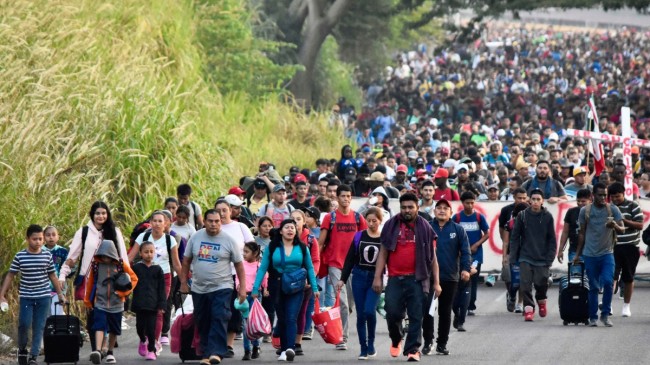 Caravana migrante llega a  Villa Comaltitlán, Chiapas