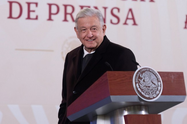 Reducción de pobreza, logro  sexenal de López Obrador