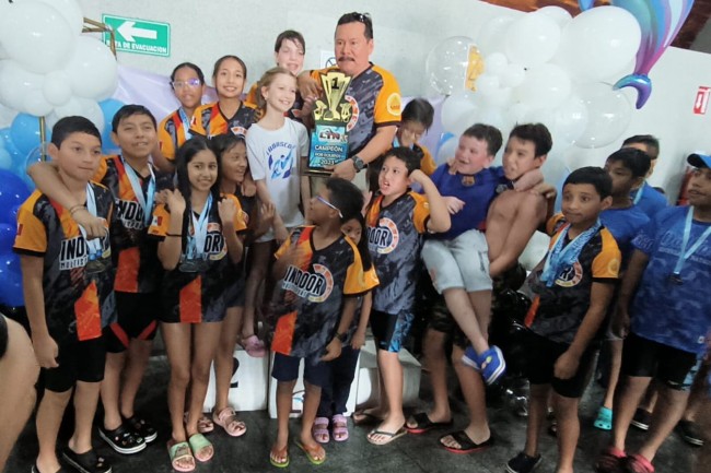 Indoor ganadores del Torneo de Fundamentos de Natación 2023