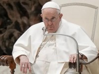 Papa Francisco se recupera de una bronquitis; no asiste al Angelus