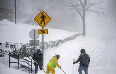 Temperaturas bajo cero afectan a casi dos tercios de EU