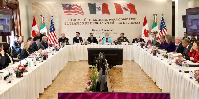 Piden apoyo a EU y Canadá para detener el ingreso de armas que causa violencia en México