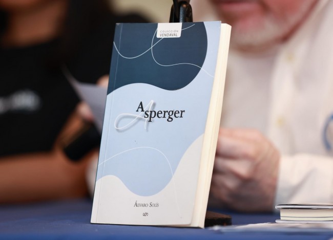 Presentan libro de poemas ‘Asperger’