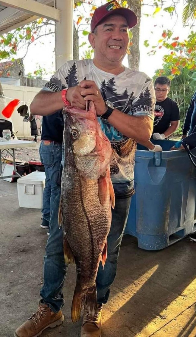 Pescó robalo de 11 kilos