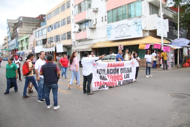 Cierran calles del Centro Histórico por la ley del Isset, jubilados buscan un retiro digno