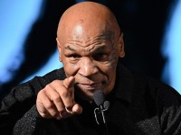 Mike Tyson arremete  contra el Canelo Álvarez