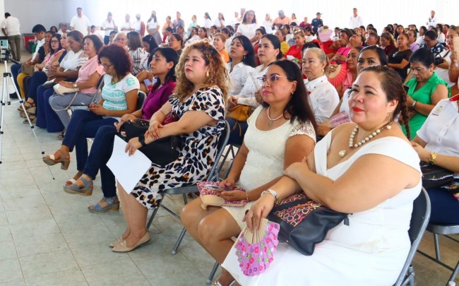 Toma protesta INMUJERES   a integrantes de MUCPAZ