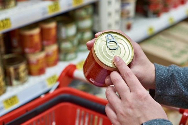 Exhorta Salud a revisar caducidad de productos industrializados