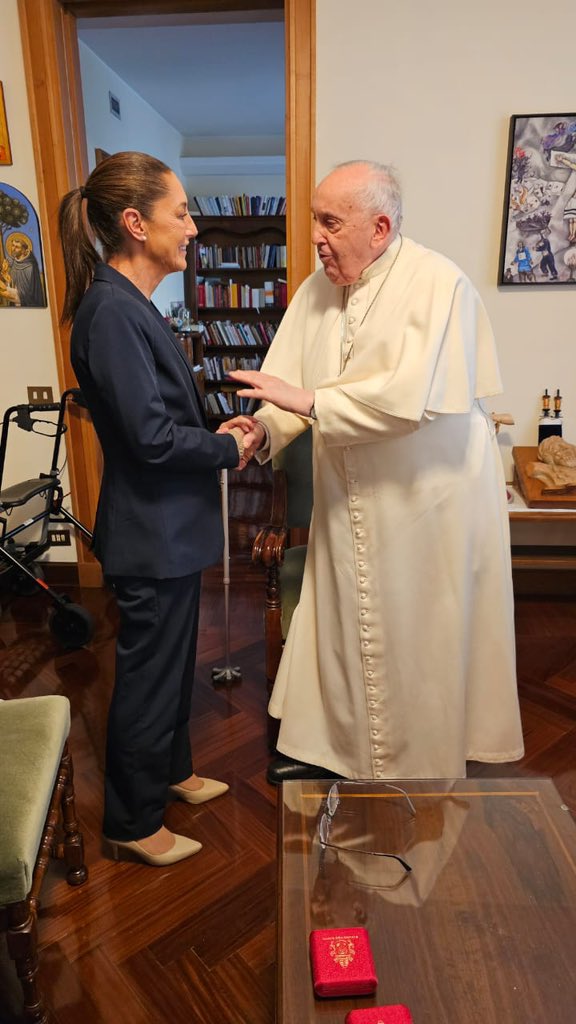 Sheinbaum se reúne con Papa Francisco en El Vaticano