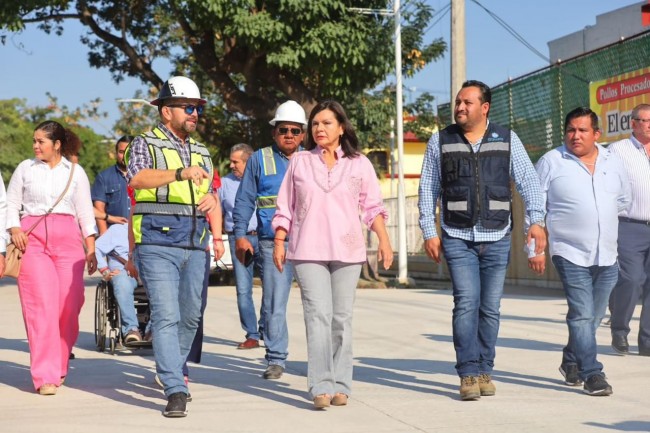 Cumple Centro con introducción de tubería del Acueducto