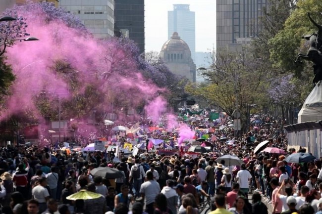 Miles de mujeres se movilizan