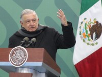 INE ordena a AMLO bajar mañanera