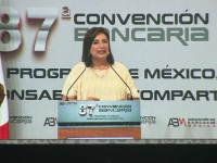 Pide Xóchitl a los banqueros que reflexionen bien su voto y elijan entre un México moderno y una vuelta al pasado