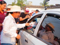 Recorre Yolanda Osuna las calles de la Guerrero y Roberto Madrazo