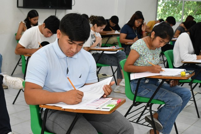 Inicia UJAT el examen de selección con aspirantes a Médico Cirujano