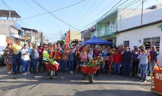 Limpian sus calles